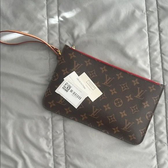 Louis Vuitton Monogram pouch/ wristlet - Picture 1 of 10